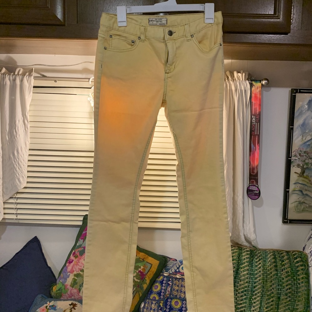 🎈🌼🌻🌸FREE PEOPLE 💛 🌈 Light Yellow Jeans Pants